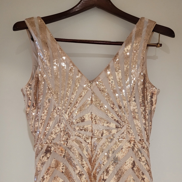 Cream V neck long dress with sequins - Picture 5 of 9
